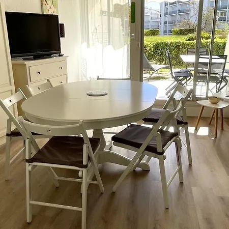 Classe Et Son Jardin A 2 Pas De La - Ac Fibre Parking *
